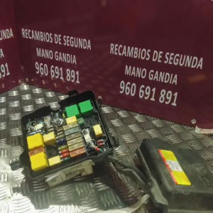 caja fusibles peugeot 208