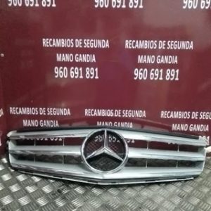 Calandra central mercedes clase c w204 2007/11