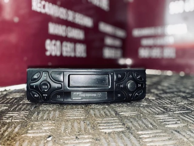 Audio sistema radio Mercedes Clase C (W203)