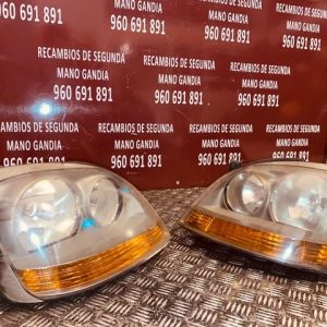 Faros delanteros Nissan Almera Tino 2001
