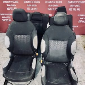 Asientos delanteros y traseros Peugeot 2008