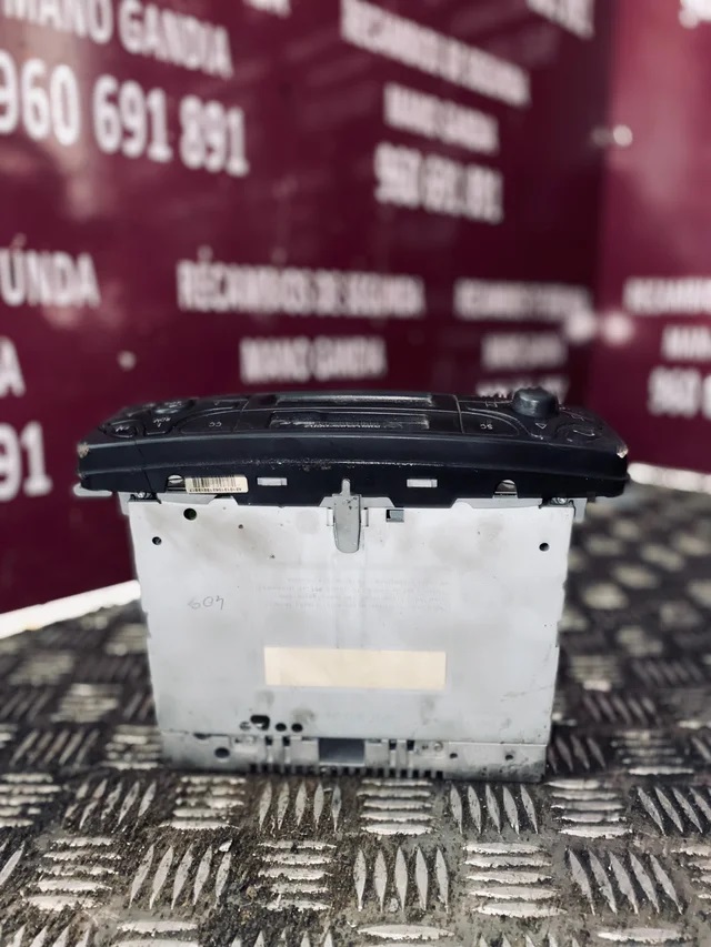 Audio sistema radio Mercedes Clase C (W203)