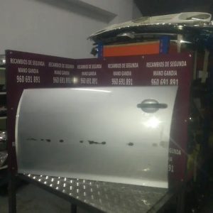 Puerta delantera izquierda golf 5 2004/08