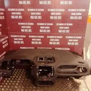 Salpicadero Jeep Renegade 2014