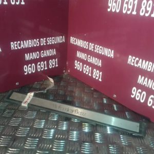 Moldura inferior puerta mercedes E w211