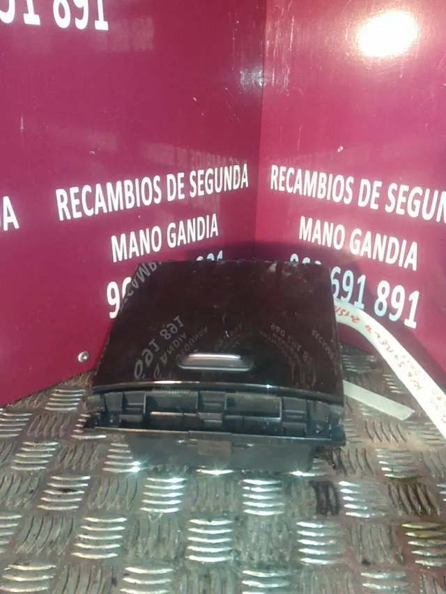 Caja almacenamiento delantera kia sorento 2015/18