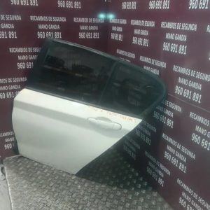 Puerta trasera izquierda bmw 1 f20/21