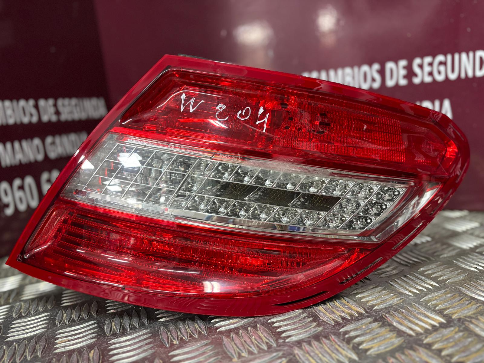 PILOTOS TRASEROS MERCEDES CLASE C W204 LED - Imagen 5